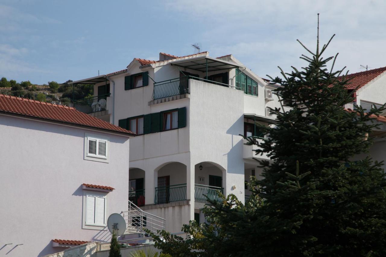 Apartments By The Sea Bilo, Primosten - 4191 Zewnętrze zdjęcie
