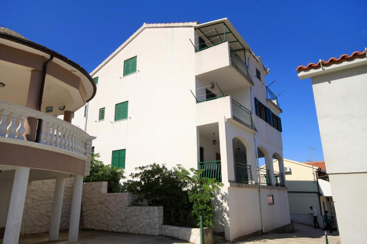 Apartments By The Sea Bilo, Primosten - 4191 Zewnętrze zdjęcie