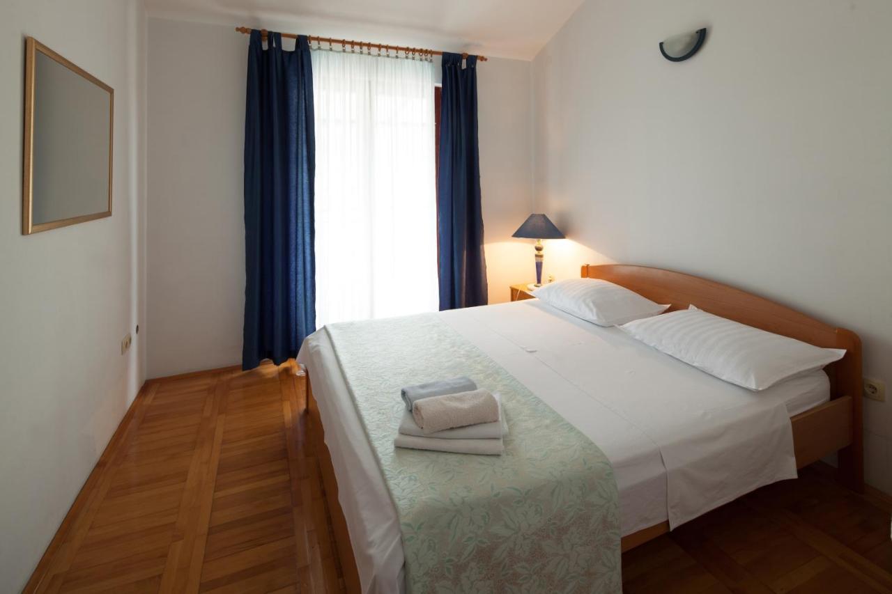 Apartments By The Sea Bilo, Primosten - 4191 Zewnętrze zdjęcie