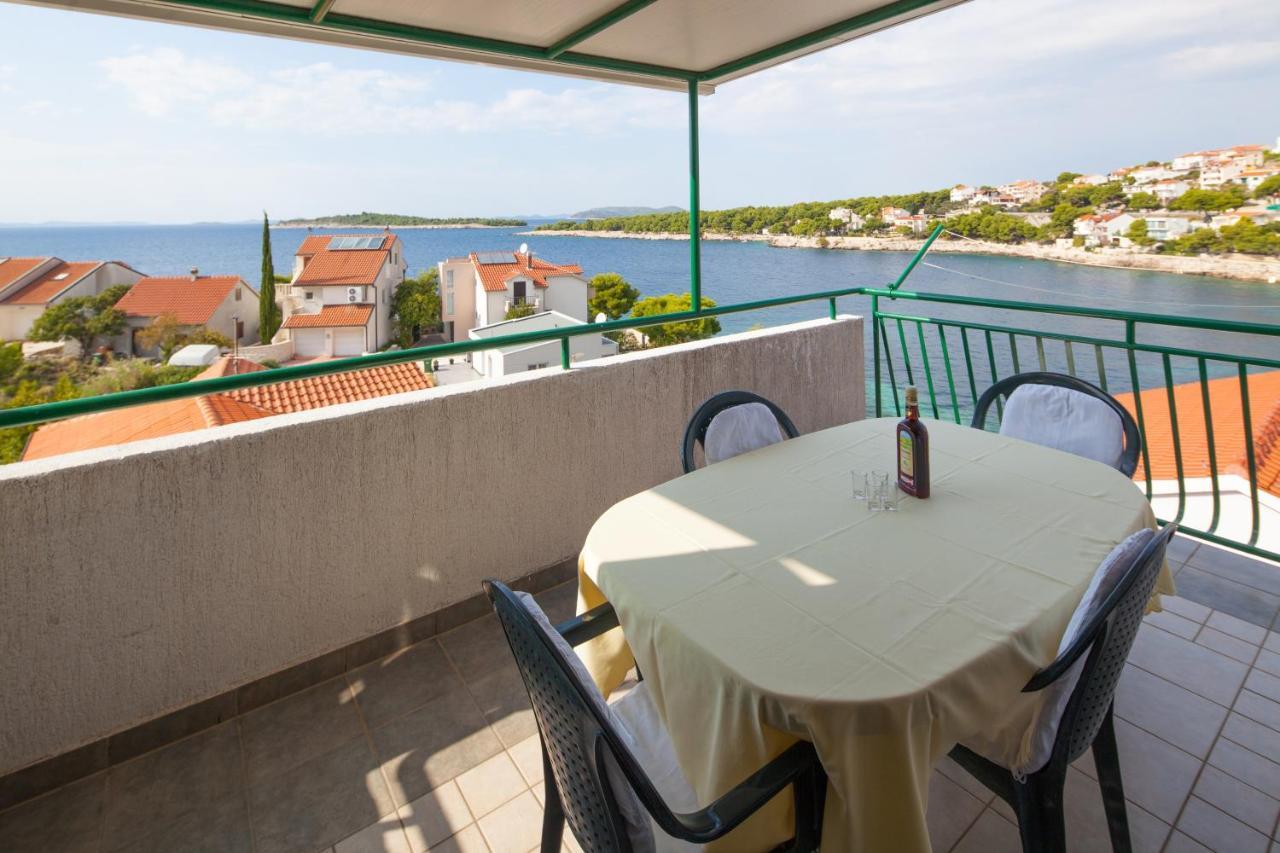 Apartments By The Sea Bilo, Primosten - 4191 Zewnętrze zdjęcie