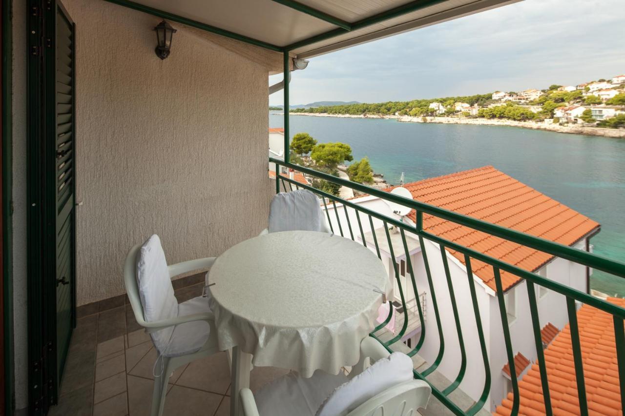 Apartments By The Sea Bilo, Primosten - 4191 Zewnętrze zdjęcie